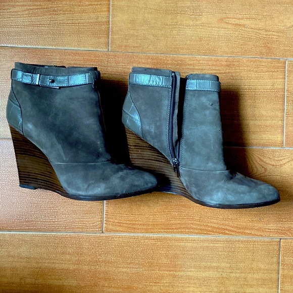 🌸Suede Coach ‘Melody’ Wedge Booties. Sz 10 🌸 - Picture 4 of 13